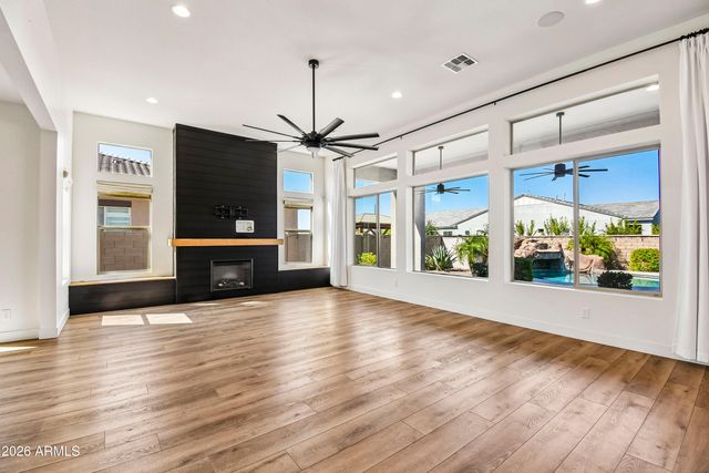 6138 S GRANITE Street, Gilbert, AZ 85298