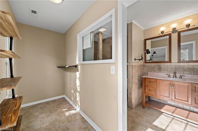 1235 Collegian Terrace, Winston-salem, NC 27106