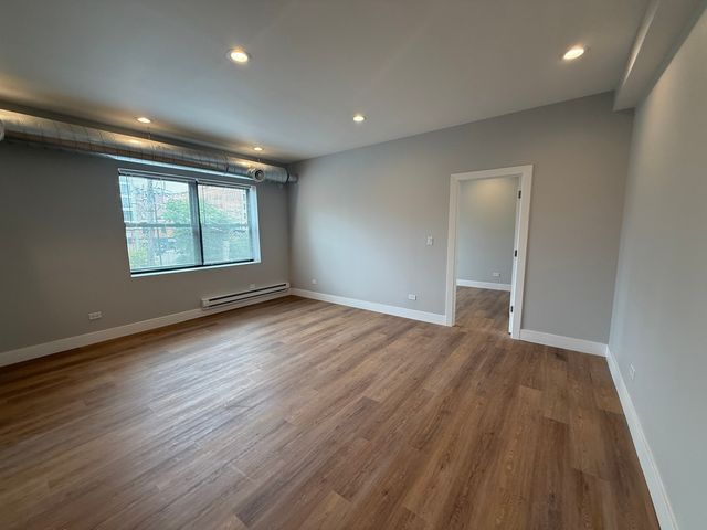 1219 W Devon Avenue 205, Chicago, IL 60660