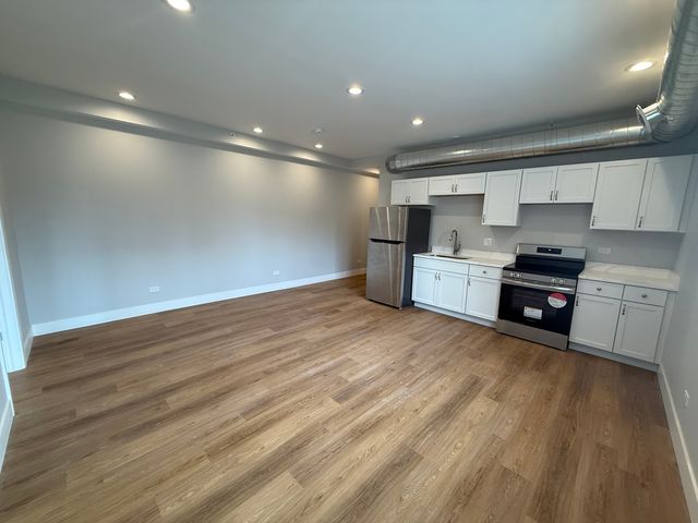 1219 W Devon Avenue 205, Chicago, IL 60660
