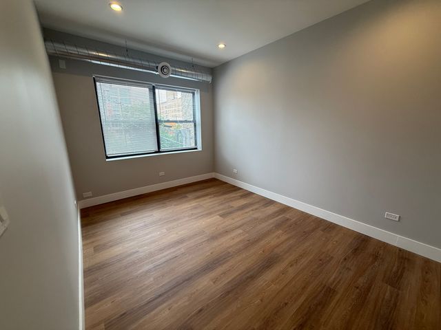1219 W Devon Avenue 205, Chicago, IL 60660
