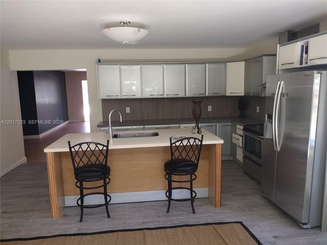 300 S Biscayne River Drive, Miami, FL 33169