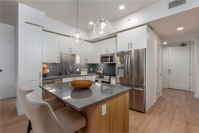 1212 Demonbreun St A9, Nashville, TN 37203
