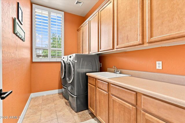 7963 E SUGARLOAF Circle, Mesa, AZ 85207