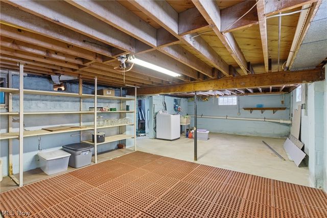 6291 Downs Road NW, Warren, OH 44481