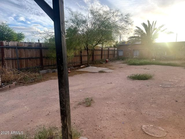 326 N 39TH Drive N, Phoenix, AZ 85009