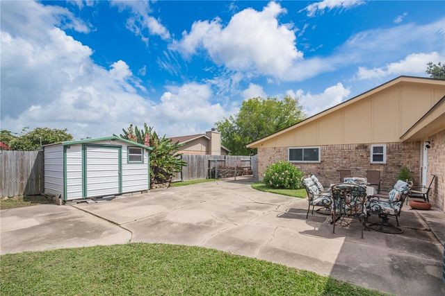 4957 Shadowbend Dr, Corpus Christi, TX 78413