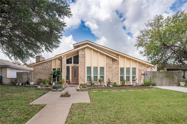 4957 Shadowbend Dr, Corpus Christi, TX 78413