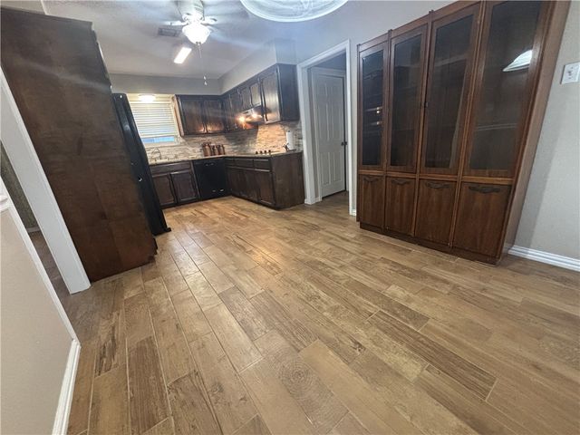 4957 Shadowbend Dr, Corpus Christi, TX 78413