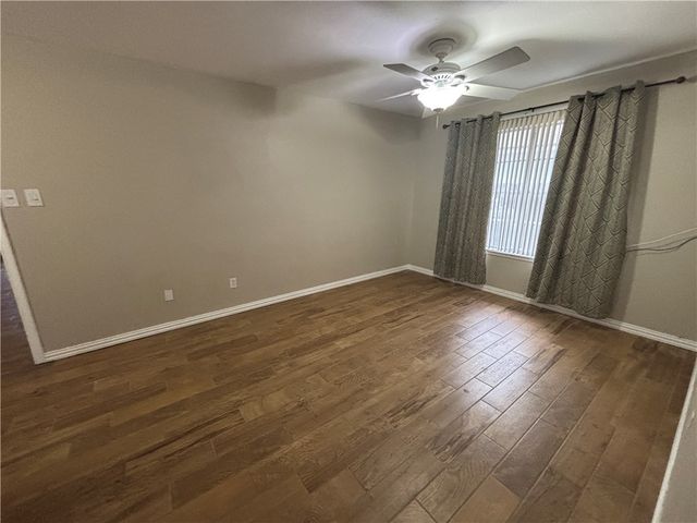 4957 Shadowbend Dr, Corpus Christi, TX 78413