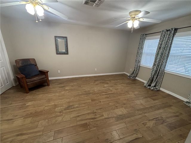 4957 Shadowbend Dr, Corpus Christi, TX 78413