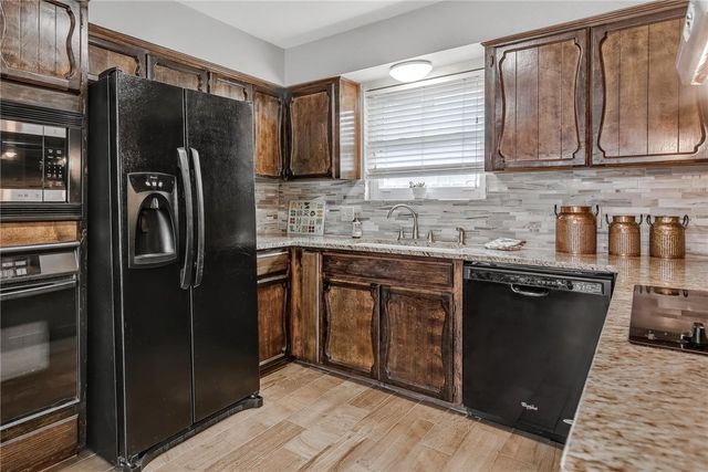 4957 Shadowbend Dr, Corpus Christi, TX 78413