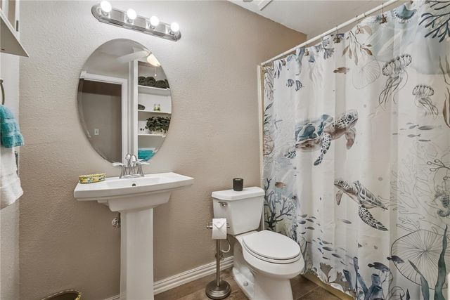 4957 Shadowbend Dr, Corpus Christi, TX 78413