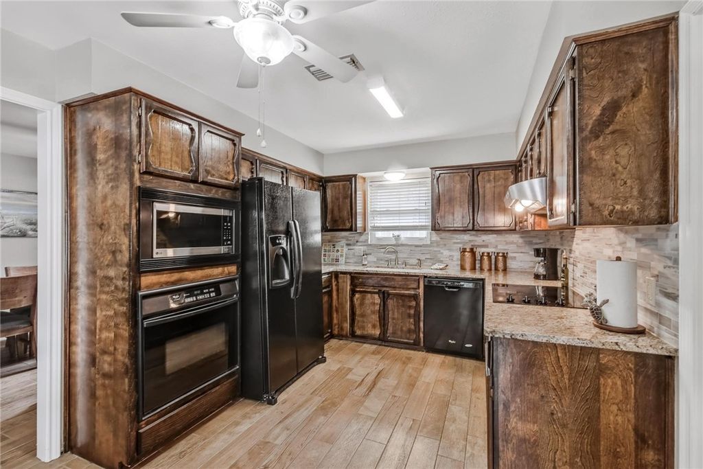 4957 Shadowbend Dr, Corpus Christi, TX 78413 — photo 3