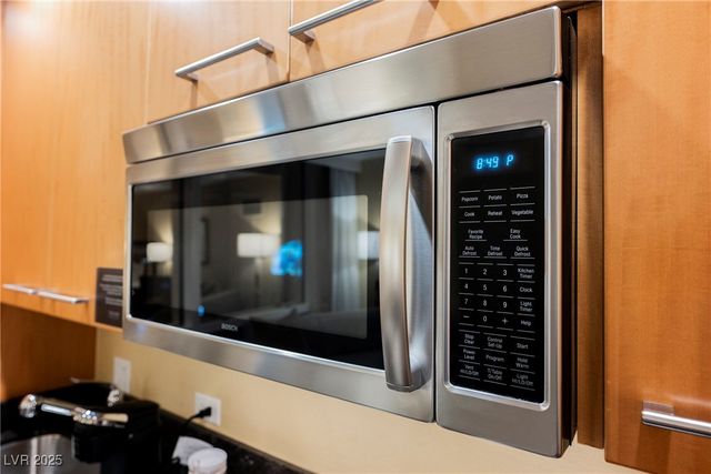 2000 North Fashion Show Drive 4302, Las Vegas, NV 89109