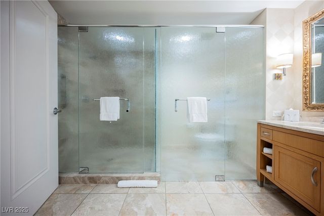 2000 North Fashion Show Drive 4302, Las Vegas, NV 89109