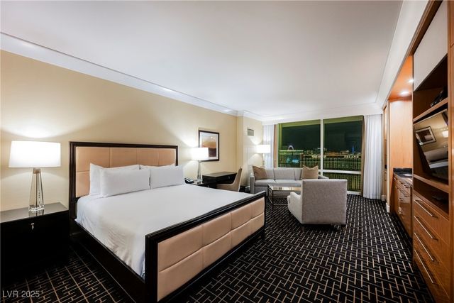 2000 North Fashion Show Drive 4302, Las Vegas, NV 89109