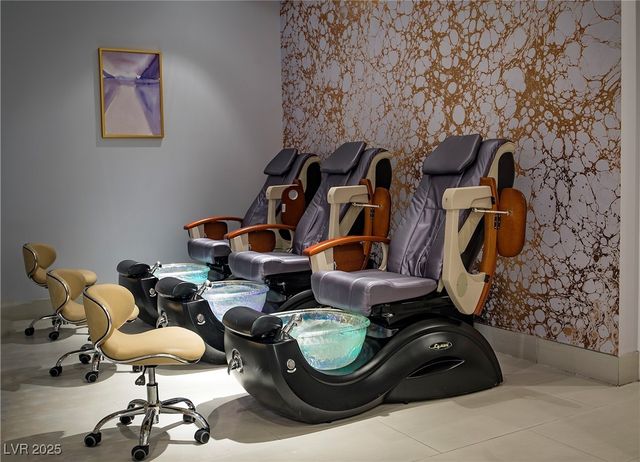 2000 North Fashion Show Drive 4302, Las Vegas, NV 89109