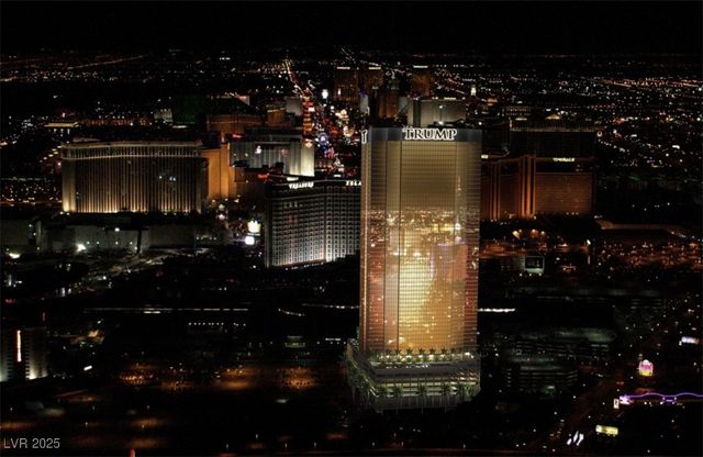 2000 North Fashion Show Drive 4302, Las Vegas, NV 89109