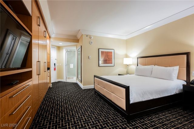 2000 North Fashion Show Drive 4302, Las Vegas, NV 89109