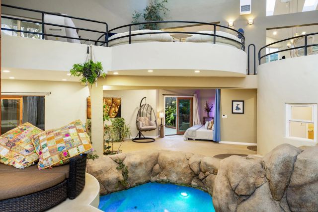 1876 Sefton Place, San Diego, CA 92107