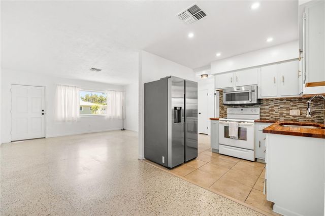 4992 99TH WAY N, St Petersburg, FL 33708