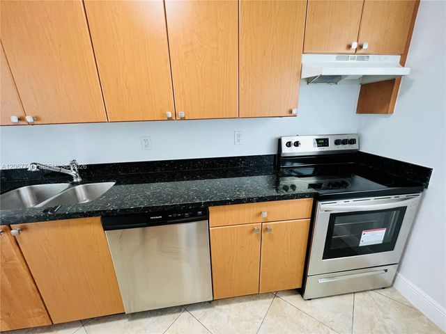 946 Bay Drive 7, Miami Beach, FL 33141
