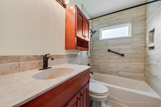 2219 Morgan Street, Irving, TX 75062