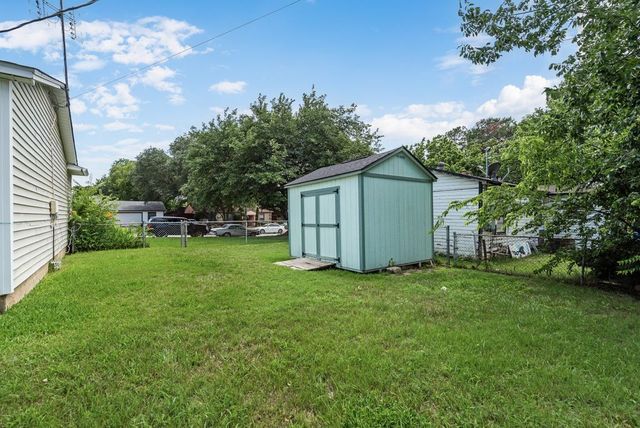 2219 Morgan Street, Irving, TX 75062
