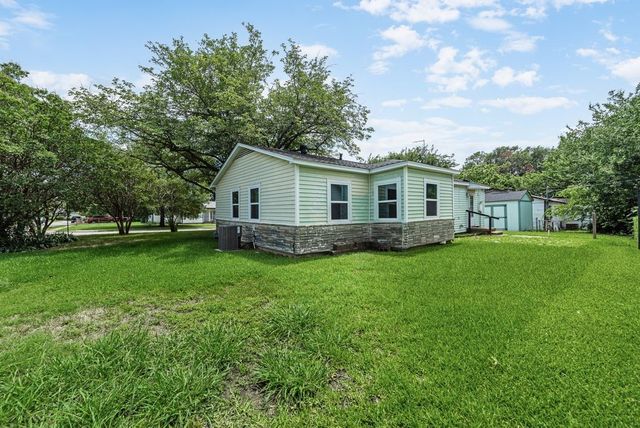 2219 Morgan Street, Irving, TX 75062