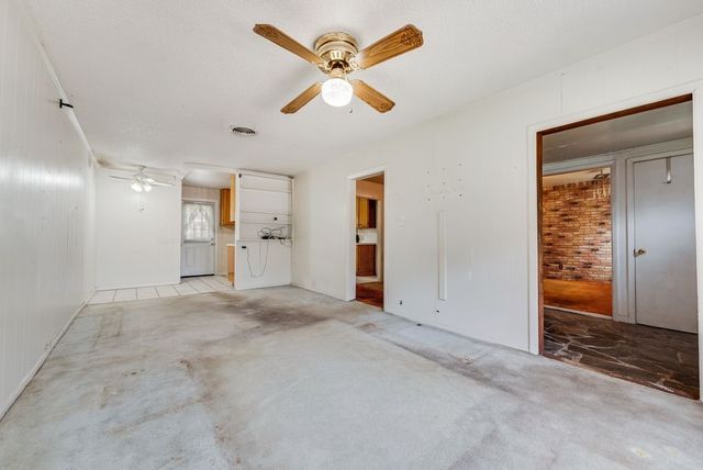2219 Morgan Street, Irving, TX 75062
