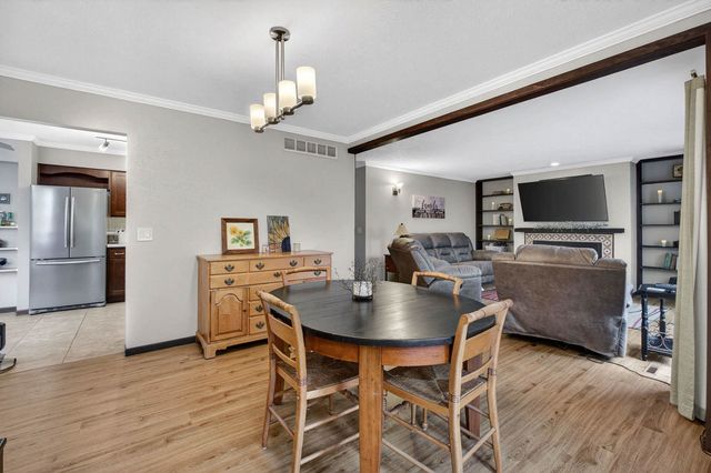 1208 35th Street Drive M, Moline, IL 61265