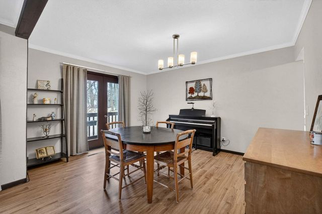 1208 35th Street Drive M, Moline, IL 61265