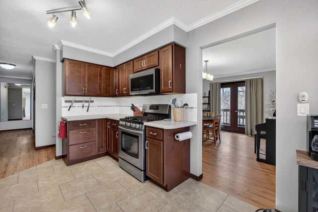 1208 35th Street Drive M, Moline, IL 61265