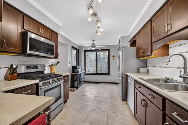 1208 35th Street Drive M, Moline, IL 61265