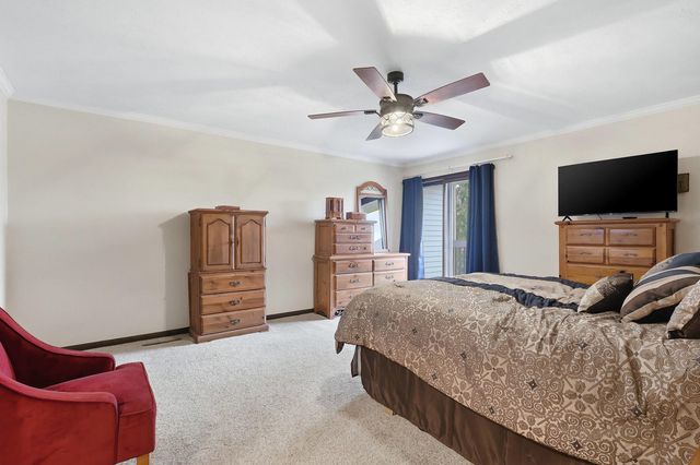 1208 35th Street Drive M, Moline, IL 61265