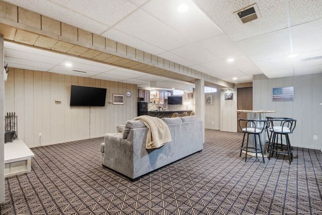 1208 35th Street Drive M, Moline, IL 61265