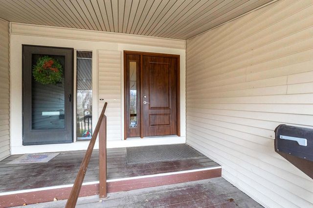 1208 35th Street Drive M, Moline, IL 61265