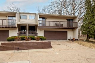 1208 35th Street Drive M, Moline, IL 61265