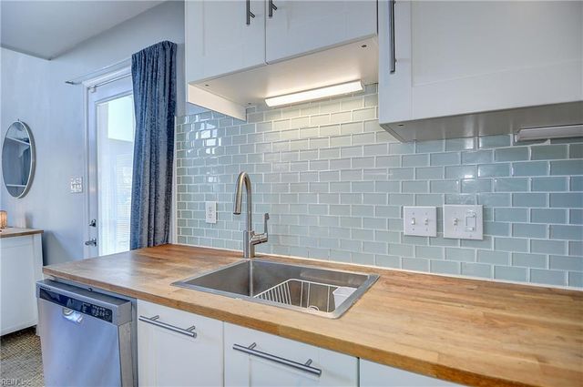 1326 W Ocean View Ave Apt B, Norfolk, VA 23503