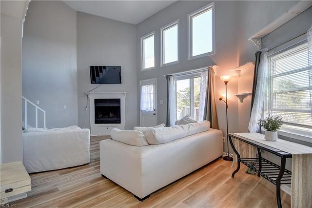 1326 W Ocean View Ave Apt B, Norfolk, VA 23503