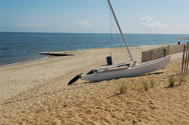 1326 W Ocean View Ave Apt B, Norfolk, VA 23503