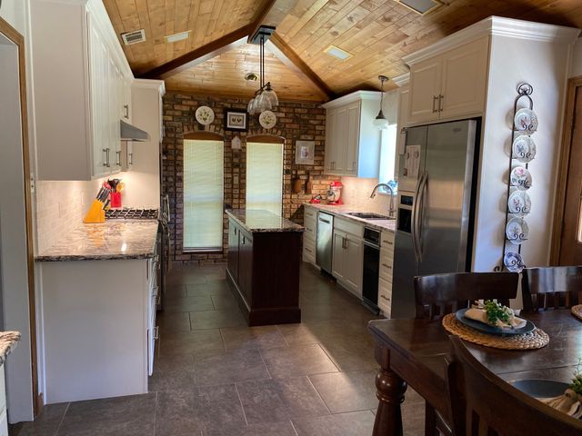 1511 Green Tree Lane, Duncanville, TX 75137