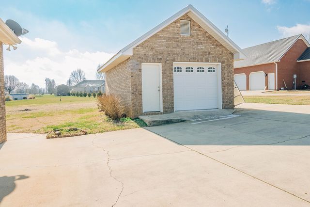 25 Billy Goat Hill Rd, Winchester, TN 37398