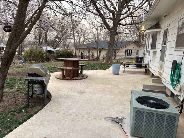 727 E Harvard Ave, El Dorado, KS 67042