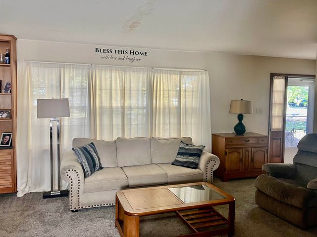 727 E Harvard Ave, El Dorado, KS 67042