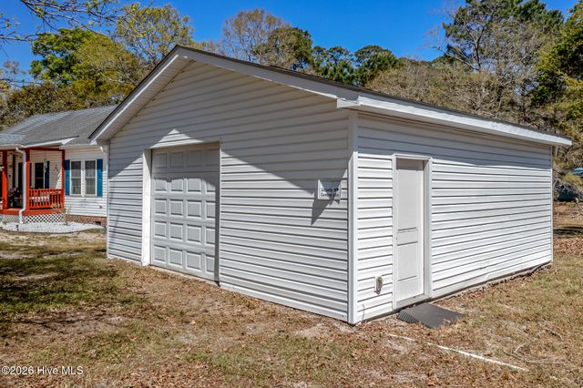 2070 Helmsman Drive SW, Supply, NC 28462