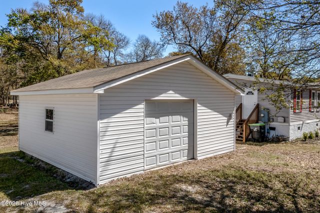 2070 Helmsman Drive SW, Supply, NC 28462