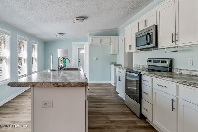 2070 Helmsman Drive SW, Supply, NC 28462