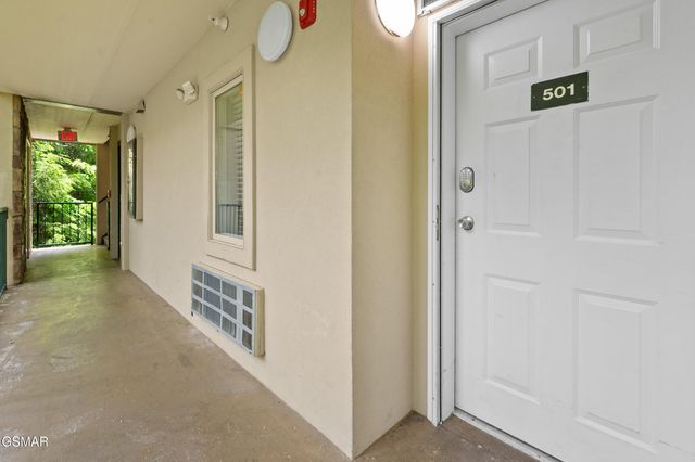 413 Baskins Creek Road, Gatlinburg, TN 37738